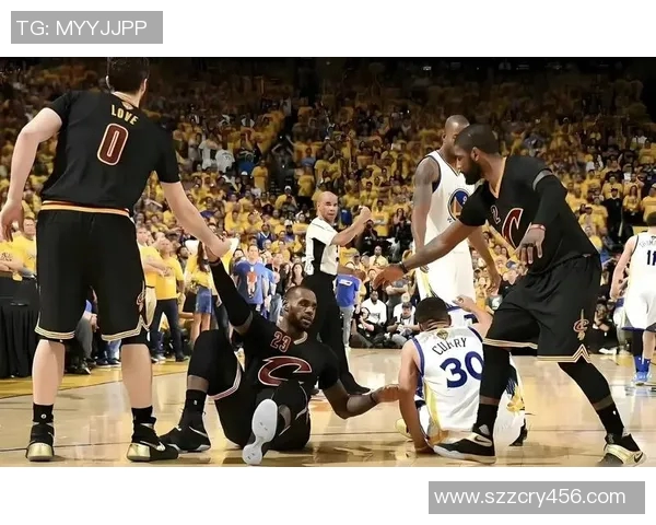 2017年NBA总决赛第四场骑士勇士巅峰对决回顾与精彩瞬间解析 2017年NBA总决赛第四场骑士勇士巅峰对决回顾与精彩瞬间解析